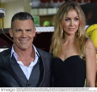 Cast member Josh Brolin and his wife Kathryn Boyd attend the premiere of the motion picture biographical drama Only the Brave at the Regency Village Theatre in the Westwood section of Los Angeles on October 8, 2017. Storyline: Based on the true story of the Granite Mountain Hotshots, a group of elite firefighters who risk everything to protect a town from a historic wildfire.  LAP2017100812 JIMxRUYMEN