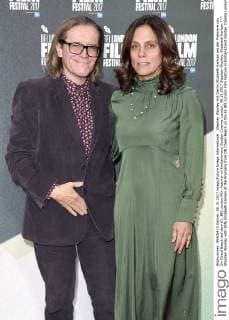 Stephen Woolley with Wife Elizabeth Karlsen at the Premiere from ON Chesil Beach on the 61 BFI London Film Festival in Embankment Garden Cinema London 08 10 2017 Stephen Woolley Elizabeth Karlsen  Foto:xS.xVasx xFuturexImage