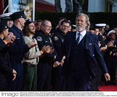 Cast member Jeff Bridges arrives for the premiere of the motion picture biographical drama Only the Brave at the Regency Village Theatre in the Westwood section of Los Angeles on October 8, 2017. Storyline: Based on the true story of the Granite Mountain Hotshots, a group of elite firefighters who risk everything to protect a town from a historic wildfire.  LAP2017100836 JIMxRUYMEN