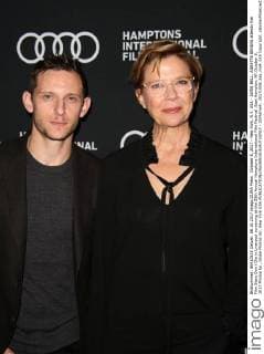 October 8, 2017 - New York, N.Y, USA - JAMIE BELL, ANNETTE BENING attends the Film Stars Don t Die in Liverpool screening at the 25th Annual Hamptons International Film Festival .East Hampton, NY.October 8, 2017.Photos by , Globe Photos Inc. New York USA - ZUMAms4_ 20171008_zaa_ms4_035 Copyright: xSoniaxMoskowitzx