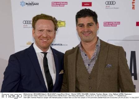 Daniel Hope RSA GBR Violinist Musician Geiger left Nahuel Lopez Director fault on the Red Carpet a Film premiere Daniel Hope the Sound the Life 08 10 2017 in the LICHTBURG in Eat
