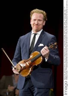 Daniel Hope RSA GBR Violinist Musician Geiger with his Violin a 1737 built Ski Violin out the Workshop from Guarneri Del GesÃ¹ Film premiere Daniel Hope the Sound the Life 08 10 2017 in the LICHTBURG in Eat