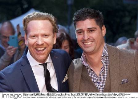 Daniel Hope RSA GBR Violinist Musician Geiger left Nahuel Lopez Director fault on the Red Carpet a Film premiere Daniel Hope the Sound the Life 08 10 2017 in the LICHTBURG in Eat