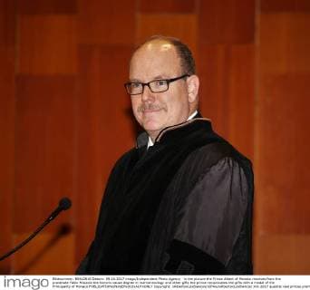 in the picture the Prince Albert of Monaco receives from the prostitute Fabio Mazzola the honoris causa degree in marine ecology and other gifts the prince reciprocates the gifts with a medal of the Principality of Monaco  Copyright: xAlbertoxLoxBiancox xIPAx xAlbertoxLoxBiancox