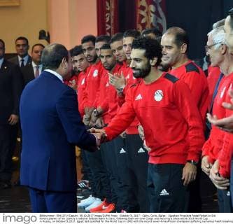 October 9, 2017 - Cairo, Cairo, Egypt - Egyptian President Abdel Fattah al-Sisi honors players of his country s national football team in Cairo, following their win over Congo and securing a place at the 2018 World Cup in Russia, on October 9,2017. Egypt last qualified for the World Cup in 1990 with the record seven-time African champions suffering numerous heart-breaking failures since Cairo Egypt - ZUMAap3_ 20171009_zaf_ap3_105 Copyright: xEgyptianxPresidentxOfficex