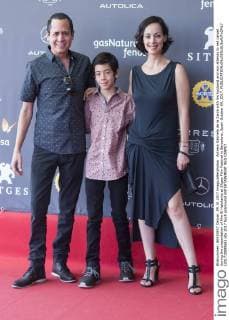 Actress Gabriela de la Zarza with his husband and son attends to red carpet during the presentation of film El Habitante at Sitges Film Festival in Barcelona, Spain October 09, 2017.  (20171009068)