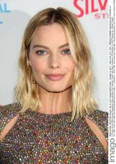 October 9, 2017 - New York, N.Y, USA - MARGOT ROBBIE attends the US Premiere of I, Tonya at the 25th Annual Hamptons International Film Festival .Guild Hall, East Hampton, NY.October 9, 2017.Photos by , Globe Photos Inc. New York USA - ZUMAms4_ 20171009_zaa_ms4_002 Copyright: xSoniaxMoskowitzx