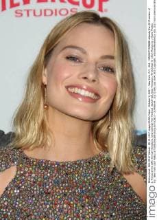 October 9, 2017 - New York, N.Y, USA - MARGOT ROBBIE attends the US Premiere of I, Tonya at the 25th Annual Hamptons International Film Festival .Guild Hall, East Hampton, NY.October 9, 2017.Photos by , Globe Photos Inc. New York USA - ZUMAms4_ 20171009_zaa_ms4_003 Copyright: xSoniaxMoskowitzx