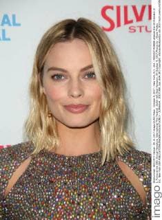 October 9, 2017 - New York, N.Y, USA - MARGOT ROBBIE attends the US Premiere of I, Tonya at the 25th Annual Hamptons International Film Festival .Guild Hall, East Hampton, NY.October 9, 2017.Photos by , Globe Photos Inc. New York USA - ZUMAms4_ 20171009_zaa_ms4_001 Copyright: xSoniaxMoskowitzx