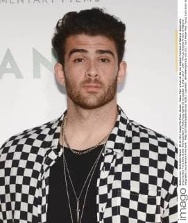 Hasan Piker arrives at the Los Angeles Premiere of National Geographic Documentary Films Jane at the Hollywood Bowl in Hollywood, California on October 9, 2017. 2017 - USA - The Los Angeles Preiere of National Geographic Documentary Films Jane .  Copyright: xBillyxBennightxIIx