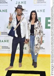 Michael Franti with Wife Sara Agah Franti at the Premiere the National Geographic Documentary Jane in Hollywood Bowl Los Angeles 09 10 2017 Foto:xD.xStarbuckx xFuturexImage