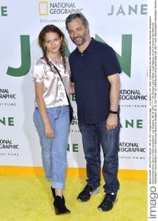Iris Apatow with Father Judd Apatow at the Premiere the National Geographic Documentary Jane in Hollywood Bowl Los Angeles 09 10 2017 Foto:xD.xStarbuckx xFuturexImage