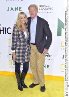 Rachelle Carson with Husband Ed Begley Jr at the Premiere the National Geographic Documentary Jane in Hollywood Bowl Los Angeles 09 10 2017 Foto:xD.xStarbuckx xFuturexImage