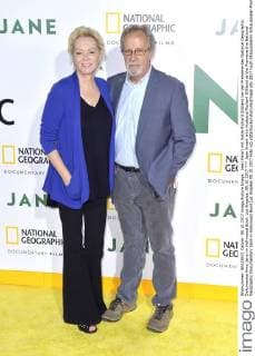 Jean Smart with Husband Richard Gilliland at the Premiere the National Geographic Documentary Jane in Hollywood Bowl Los Angeles 09 10 2017 Foto:xD.xStarbuckx xFuturexImage