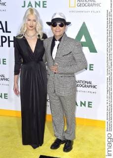 Courtney Anne Mitchell with Husband Corey Feldman at the Premiere the National Geographic Documentary Jane in Hollywood Bowl Los Angeles 09 10 2017 Foto:xD.xStarbuckx xFuturexImage