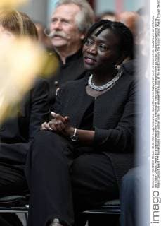 Auma Obama in Half-portrait listen Them amuesiert the Eulogy at the award Ceremony the Global Compact Award through the International TÜV Rhineland in Historical City Hall in Cologne to Culture Award Auma Obama Global Compact Award xPW002F2Px
