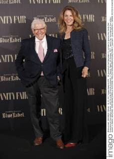 US journalust Carl Bernstein (L) arrives to receive the Vanity Fair International Journalism Award, with his wife Christine Kuehbeck, in Madrid, Spain, 10 October 2017. Vanity Fair International Journalism Award in Madrid !ACHTUNG: NUR REDAKTIONELLE NUTZUNG!  Copyright: xJuanJoxMartínx CAM004 20171010-636432698418769879