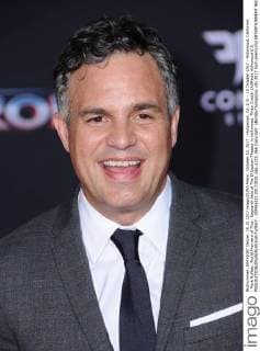 October 10, 2017 - Hollywood, CA, U.S. - 10 October 2017 - Hollywood, California - Mark Ruffalo. World Premiere of Thor: Ragnarok held at The El Capitan Theater in Hollywood. Photo Credit: AdMedia Hollywood U.S. - ZUMAa123 20171010_zaa_a123_066 Copyright: xBirdiexThompsonx