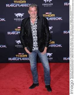 October 10, 2017 - Hollywood, CA, U.S. - 10 October 2017 - Hollywood, California - Ray Stevenson. World Premiere of Thor: Ragnarok held at The El Capitan Theater in Hollywood. Photo Credit: AdMedia Hollywood U.S. - ZUMAa123 20171010_zaa_a123_102 Copyright: xBirdiexThompsonx