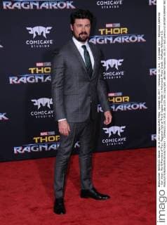 October 10, 2017 - Hollywood, CA, U.S. - 10 October 2017 - Hollywood, California - Karl Urban. World Premiere of Thor: Ragnarok held at The El Capitan Theater in Hollywood. Photo Credit: AdMedia Hollywood U.S. - ZUMAa123 20171010_zaa_a123_092 Copyright: xBirdiexThompsonx