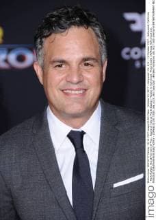 October 10, 2017 - Hollywood, CA, U.S. - 10 October 2017 - Hollywood, California - Mark Ruffalo. World Premiere of Thor: Ragnarok held at The El Capitan Theater in Hollywood. Photo Credit: AdMedia Hollywood U.S. - ZUMAa123 20171010_zaa_a123_063 Copyright: xBirdiexThompsonx