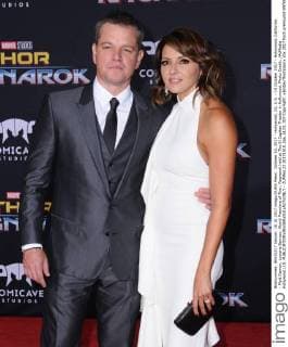 October 10, 2017 - Hollywood, CA, U.S. - 10 October 2017 - Hollywood, California - Matt Damon, Luciana Barroso. World Premiere of Thor: Ragnarok held at The El Capitan Theater in Hollywood. Photo Credit: AdMedia Hollywood U.S. - ZUMAa123 20171010_zaa_a123_107 Copyright: xBirdiexThompsonx