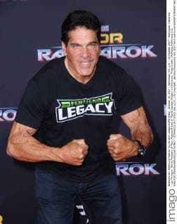 October 10, 2017 - Hollywood, CA, U.S. - 10 October 2017 - Hollywood, California - Lou Ferrigno. World Premiere of Thor: Ragnarok held at The El Capitan Theater in Hollywood. Photo Credit: AdMedia Hollywood U.S. - ZUMAa123 20171010_zaa_a123_178 Copyright: xBirdiexThompsonx