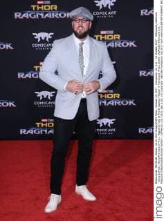 October 10, 2017 - Hollywood, CA, U.S. - 10 October 2017 - Hollywood, California - Chris Sullivan. World Premiere of Thor: Ragnarok held at The El Capitan Theater in Hollywood. Photo Credit: AdMedia Hollywood U.S. - ZUMAa123 20171010_zaa_a123_193 Copyright: xBirdiexThompsonx