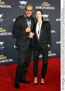 Jeff Gold Blum and his Wife Emilie Livingston at the Thor Film Premiere at 10 10 2017 in Hollywood Los Angeles Thor Film premiere in Los Angeles 2017