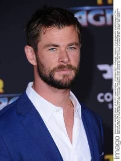 10 October 2017 - Hollywood, California - Chris Hemsworth. World Premiere of Thor: Ragnarok held at The El Capitan Theater in Hollywood. Photo Credit: Birdie Thompson AdMedia 221410 AdMedia Starface 2017-10-10 CA Hollywood Etats-Unis  Copyright: xAdMediax STAR_221410_003