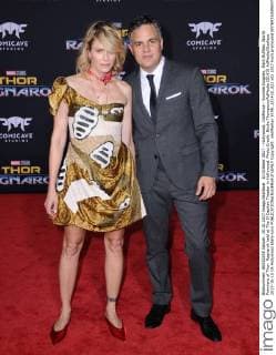 10 October 2017 - Hollywood, California - Sunrise Coigney, Mark Ruffalo. World Premiere of Thor: Ragnarok held at The El Capitan Theater in Hollywood. Photo Credit: Birdie Thompson AdMedia 221410 AdMedia Starface 2017-10-10 CA Hollywood Etats-Unis  Copyright: xAdMediax STAR_221410_022