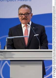 Bruno O Brown at the award Ceremony the International TÜV Rhineland Global Compact Award in Historical City Hall Cologne 10 10 2017 Foto:xC.xHardtx xFuturexImage