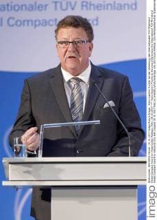 Hans Joachim Thumb at the award Ceremony the International TÜV Rhineland Global Compact Award in Historical City Hall Cologne 10 10 2017 Foto:xC.xHardtx xFuturexImage