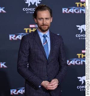 Cast member Tom Hiddleston attends the premiere of the sci-fi motion picture Thor: Ragnarok at the El Capitan Theatre in the Hollywood section of Los Angeles on October 10, 2017. Storyline: Thor is imprisoned on the other side of the universe and finds himself in a race against time to get back to Asgard to stop Ragnarok, the destruction of his homeworld and the end of Asgardian civilization, at the hands of an all-powerful new threat, the ruthless Hela.  LAP2017101037 JIMxRUYMEN