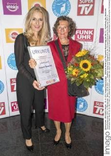 Stefanie Hertel and Margaret at the 13 award Ceremony the German 2017 in Champion Hall Berlin 10 10 2017 Foto:xK.xWernerx xFuturexImage