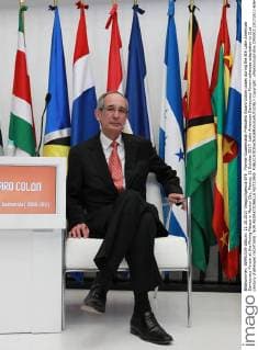Former Guatemalan President Alvaro Colom poses during the 8th Latin American Democracy Forum at the Mining Palace in Mexico City, Mexico, 11 October 2017. Latin American Democracy Forum adresses adaptation to 21st century challenges !ACHTUNG: NUR REDAKTIONELLE NUTZUNG!  Copyright: xMarioxGuzmánx CMX002 20171011-636433547008482723