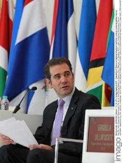 President of Mexico s National Electoral Institute Lorenzo Cordova speaks during the 8th Latin American Democracy Forum at the Mining Palace in Mexico City, Mexico, 11 October 2017. Latin American Democracy Forum adresses adaptation to 21st century challenges !ACHTUNG: NUR REDAKTIONELLE NUTZUNG!  Copyright: xMarioxGuzmánx CMX005 20171011-636433547750106723