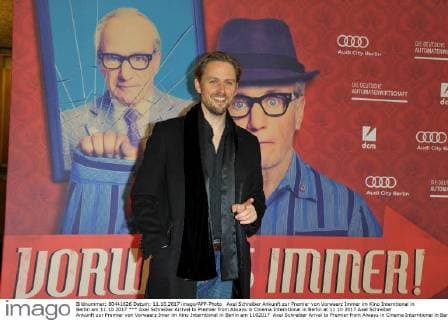Axel Schreiber Arrival to Premier from Always in Cinema Interntional in Berlin at 11 10 2017