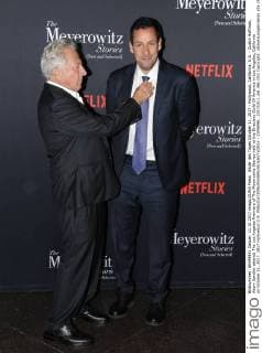 Bilder des Tages October 11, 2017 - Hollywood, California, U.S. - Dustin Hoffman, Adam Sandler attends The Los Angeles Premiere of The Meyerowitz Stories held at the Directors Guild Of America in Los Angeles, California on October 11, 2017. 2017 Hollywood U.S. - ZUMAl86_ 20171011_zaf_l86_033 Copyright: xDavexLongendykex