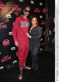 Snoop Dogg and his Wife Shante Broadus at the Premiere the Series Drop The MIC and The Joker S Wild at 11 10 2017 in Los Angeles Drop The MIC and The Joker S Wild TBS TV Series Premieres in Los Angeles 2017