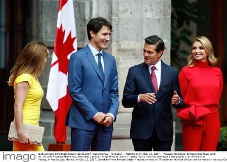 (171013) -- MEXICO CITY, Oct. 13, 2017 -- Mexican President, Enrique Pena Nieto (2nd R), his wife Angelica Rivera (R), welcomes Canada s Prime Minister Justin Trudeau (2nd L) and his wife Sophie Gregoire (L), at the National Palace, in Mexico City, Mexico, on Oct. 12, 2017. Canadian Prime Minister Justin Trudeau arrived on Thursday for his first official visit to Mexico. Francisco Canedo) (whw) MEXICO-MEXICO CITY-CANADA-VISIT e FranciscoxCanedo 