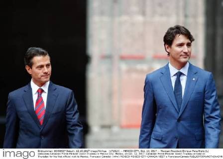 (171013) -- MEXICO CITY, Oct. 13, 2017 -- Mexican President Enrique Pena Nieto (L) welcomes Canadian Prime Minister Justin Trudeau in Mexico City, Mexico, on Oct. 12, 2017. Canadian Prime Minister Justin Trudeau arrived on Thursday for his first official visit to Mexico. Francisco Canedo) (whw) MEXICO-MEXICO CITY-CANADA-VISIT e FranciscoxCanedo 