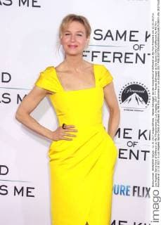 Renee Zellweger at the Same Child of different As ME Film Premiere at 12 10 2017 in Los Angeles Same Child of different As ME Film premiere in Los Angeles 2017
