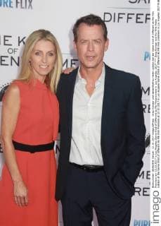 Greg Kinnear and his Wife Helen Labdon at the Same Child of different As ME Film Premiere at 12 10 2017 in Los Angeles Same Child of different As ME Film premiere in Los Angeles 2017