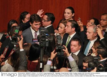 Canadian Prime Minister Justin Trudeau speaks with the media during a solemn session of the Mexican Senate as part of his official visit to Mexico City, Mexico, 13 October 2017. Trudeau proposed today to create a gender chapter in the modernization of NAFTA, as well as to promote the rights of girls and women, and the creation of better jobs. EFE Mario Guzmán Canadian Prime Minister visits Mexico !ACHTUNG: NUR REDAKTIONELLE NUTZUNG!  Copyright: xMarioxGuzmánx MEX10 20171013-636435225154424967