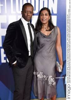 Adrian Lester with Wife Lolita Chakrabarti at the Award ceremony on the 61 BFI London Film Festival in Banqueting House London 14 10 2017 Adrian Lester Lolita Chakrabarti  Foto:xS.xVasx xFuturexImage