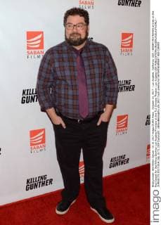 October 14, 2017 - Los Angeles, California, USA - BOBBY MOYNIHAN arrives on the Red Carpet for the Killing Gunther Los Angeles Premiere at the TLC Chinese Theater. Los Angeles USA - ZUMAb173 20171014_zap_b173_029 Copyright: xBillyxBennightx