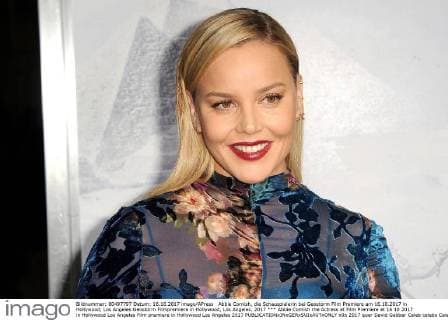 Abbie Cornish the Actress at Film Premiere at 16 10 2017 in Hollywood Los Angeles Film premiere in Hollywood Los Angeles 2017