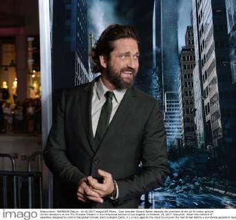 Cast member Gerard Butler attends the premiere of the sci-fi motion picture thriller Geostorm at the TCL Chinese Theatre in the Hollywood section of Los Angeles on October 16, 2017. Storyline: When the network of satellites designed to control the global climate start to attack Earth, it s a race against the clock to uncover the real threat before a worldwide geostorm wipes out everything and everyone.  LAP2017101601 JIMxRUYMEN