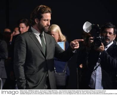 Cast member Gerard Butler attends the premiere of the sci-fi motion picture thriller Geostorm at the TCL Chinese Theatre in the Hollywood section of Los Angeles on October 16, 2017. Storyline: When the network of satellites designed to control the global climate start to attack Earth, it s a race against the clock to uncover the real threat before a worldwide geostorm wipes out everything and everyone.  LAP2017101606 JIMxRUYMEN